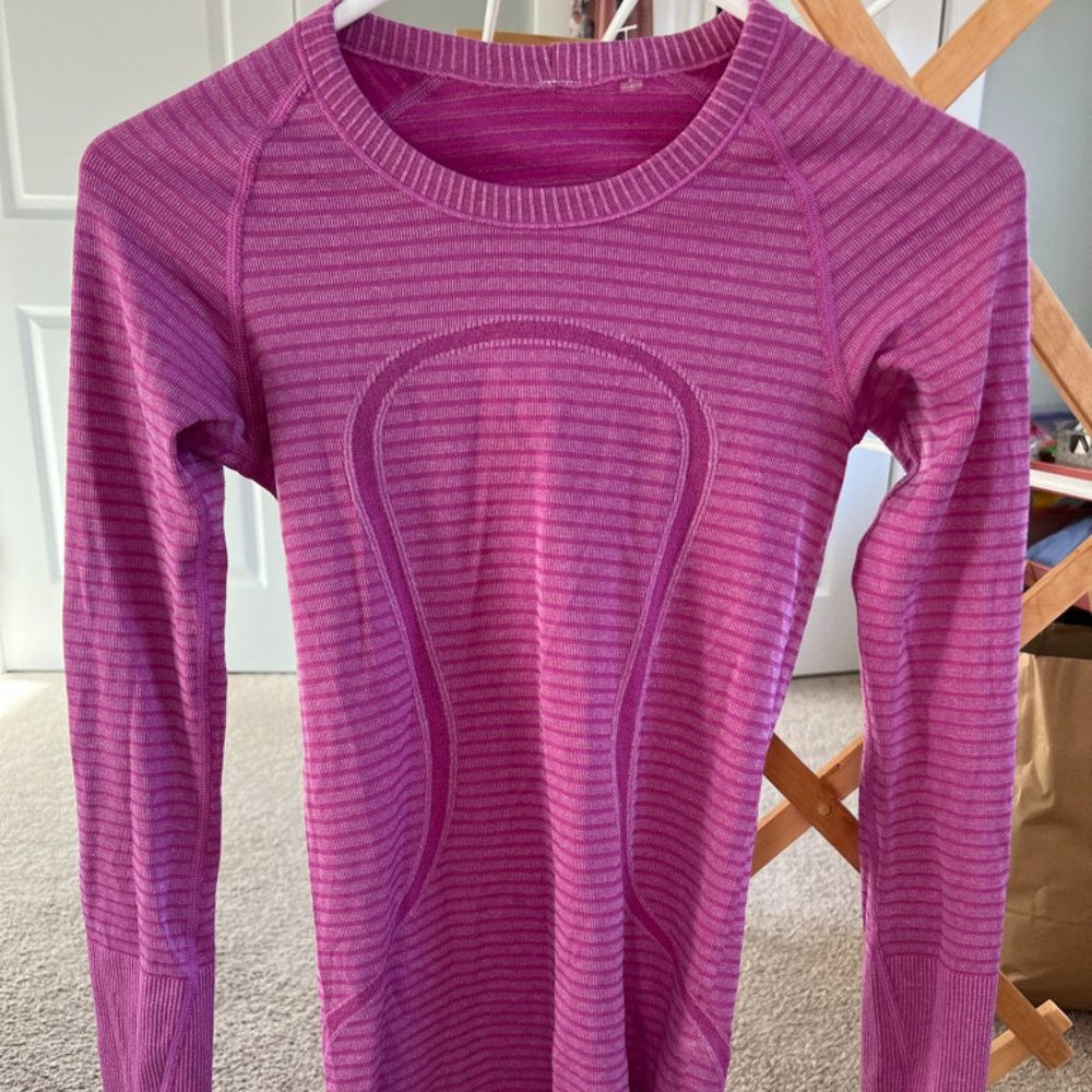 Lululemon Run Swiftly Tech Long Sleeve Shirt, size 2